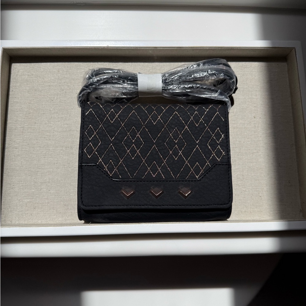 Stella & Dot Hudson Small Crossbody -Black/Metallic
